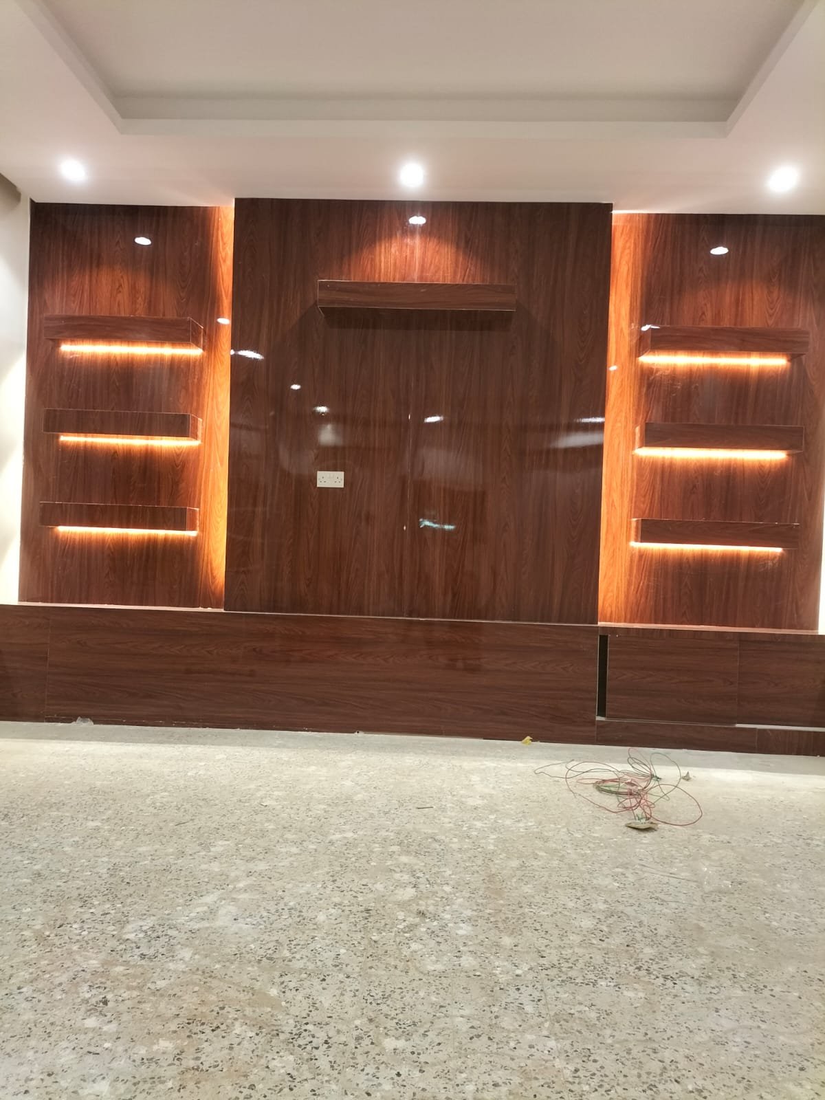 واجهة فيلا حديثة مع دهان خارجي مقاوم بألوان ترابية - صباغ الكويت